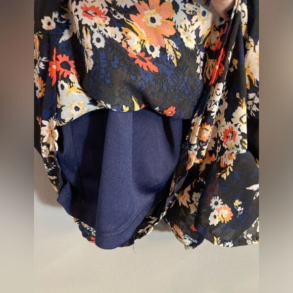Xhilaration navy blue floral sleeveless romper - Picture 3 of 7